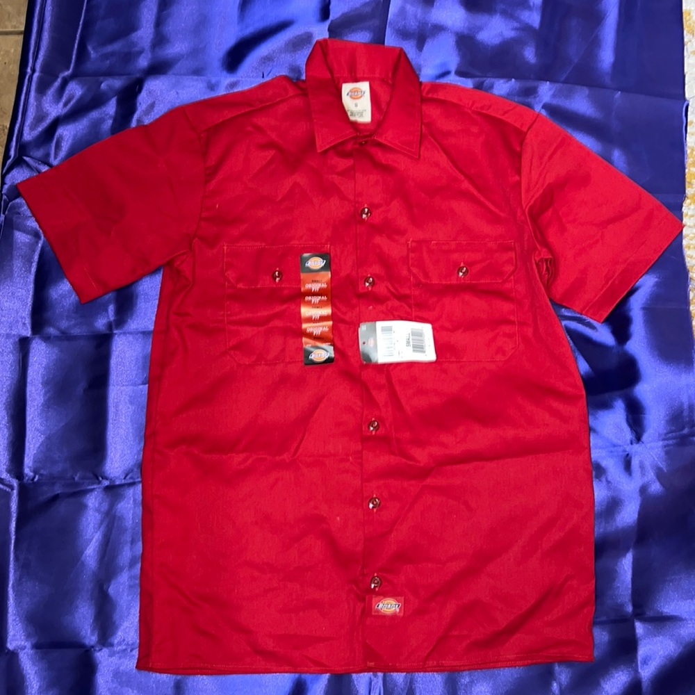Men Dickie Shirt, New, Size Small, Original Fit, Red